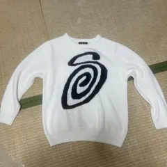 Stussy スワールロゴ ニットセーター M クリーム - メルカリ
