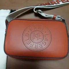 カールラガーフェルド　本革クロスボディーョルダーバッグ ポシェットサイズ　茶色のサムネイル