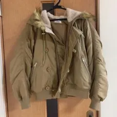 EVRIS アウター　ダウンのサムネイル