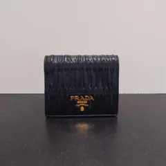 【美品】プラダ　PRADA 二つ折り財布　ブラック