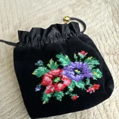 フェイラー花柄刺繍の黒巾着ポーチ