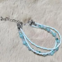 水色ビーズの３連ブレスレット　銀の金具　アジャスター付き