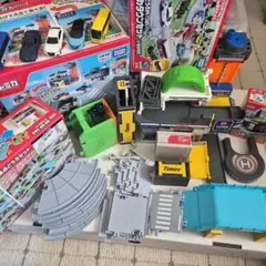 トミカ ファイヤーステーション、デカパトロールカー トミカ54台まとめ