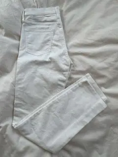 UNIQLO スキニーストレートデニム 24白ホワイト