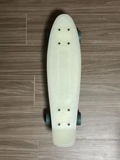 ペニー　スケートボード　ホワイト