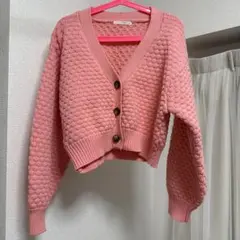ピンク ニットカーディガン ショート丈　長袖 3ボタン