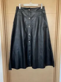❤️美品❤️【M】ザラ ♡ ZARA フェイクレザー フロントボタン ロングスカート