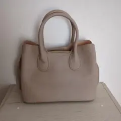 ベージュ ハンドバッグ