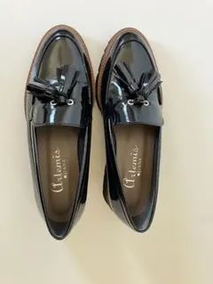 エナメル ブラック タッセル ローファー