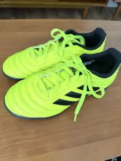 adidas サッカー トレーニングシューズ ネオンイエロー サイズ220のサムネイル