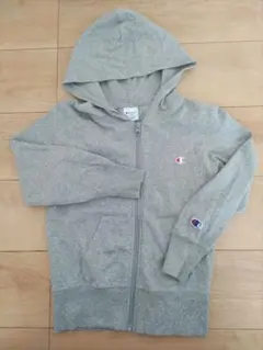 Champion グレー フード付きパーカー 140