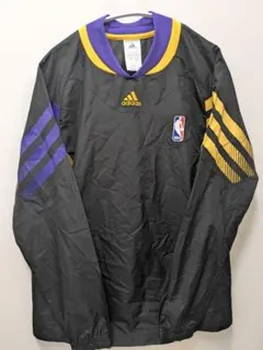 アディダス ナイロンジャケット プルオーバー ピステ NBA センターロゴ 刺繍