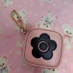 マリクワエコバッグポーチ付きピンク色黒色かわいいグッズくすみピンク花柄ブランド