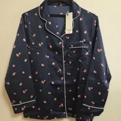 【GU】いちご柄 ネイビー サテン パジャマ 上着のみ ( 新品未使用 )