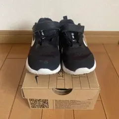 【値引可能】Nike Revolution 4 9C ブラックスニーカー