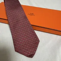 美品HERMESエルメス絹シルク100％ネクタイ幾何学模様フランス製レッド
