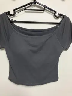 GU ブラフィールクロップドオフショルダー　カップ付き　　M