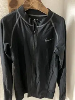 ラッシュガード　NIKE ナイキ　150 ブラック