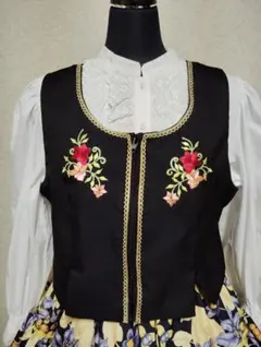 2026年最新】フォークダンスベスト刺繍の人気アイテム - メルカリ