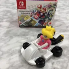 マクドナルド　ハッピーセット　おもちゃ　マリオカート　ピーチ　フィギュア