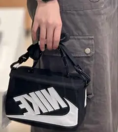 シューボックス クロスボディバッグ NIKE ナイキ ブラックのサムネイル