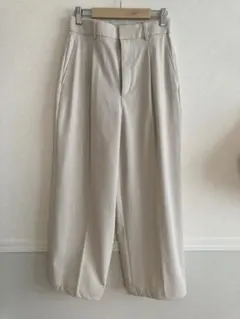 ユニクロ　タックワイドパンツ　Ｓ　＊ナチュラル