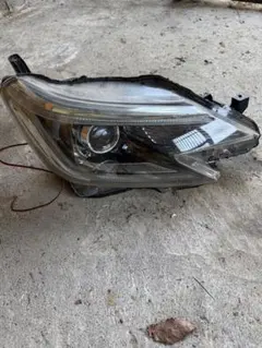 ヴィッツ NSP130 前期 ヘッドライト 左 キセノン HID - メルカリ