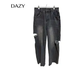 B0282DAZYブラックダメージデニム　切りっぱなし　カジュアル　ギャル