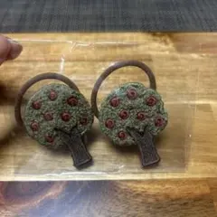 ハンドメイド 木の形 ヘアゴム 2個セット