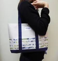 ビーミング ライフストア by ビームス 大人のボタニカル柄ボーダートート