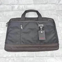 Item thumbnail for item b9528f33-fafa-47e6-9eda-3bc04dda2f90