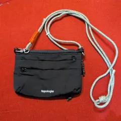 【最終値下げ！】topologieサコッシュ、ストラップ、アダプター３点セット！