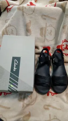 2066✡　Clarks クラークス　ブラック サンダル　24cmのサムネイル