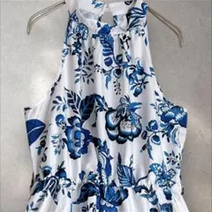 シーイン ひざ丈ワンピース ホルターネック ノースリーブ 花柄 Ｓ 青 白