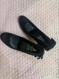 セプテンバームーン　バックリボン付きサテンブラックパンプス24.5 BEAMS