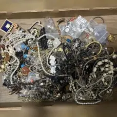 ジャンク アクセサリー まとめ売り 3.7kg以上 - メルカリ