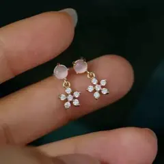 No86 揺れる フラワー ピアス［ゴールド］金属アレルギー対応 高品質