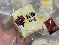 麦兜ddoo スクイーズ　辛ラーメン
