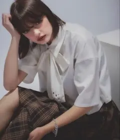 HARE ビジューボウタイシャツ ホワイト