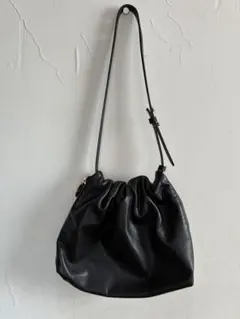 ISSEY MIYAKE 巾着型 レザーショルダーバッグ - メルカリ