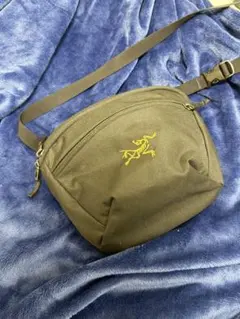 廃盤】Arc'teryx オリーブ マカ2(マンティス2) - メルカリ