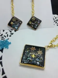 【No.315】ハンドメイド　雪の結晶　ピアス＆ネックレス