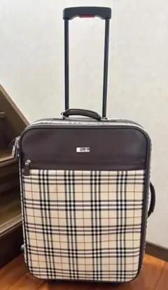 バーバリーチェック柄キャリーケース 中型 - メルカリ