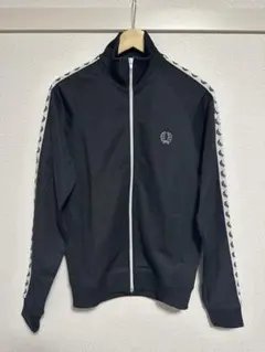 FRED PERRYラインロゴジャージ　ブラック　Sサイズ