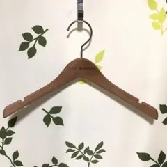 メ(^ ^)P【TOMMY HILFIGER】子供用 木製ハンガー①