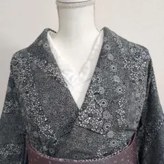【三花】洗える着物　単衣　型染　リサイクル　モノトーン　リユース