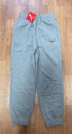 新品　PUMAスエットパンツ　150㎝