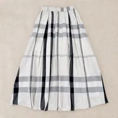 fifth♡ チェックロングフレアスカートロング丈 マキシ丈 ウエストゴム 白のサムネイル