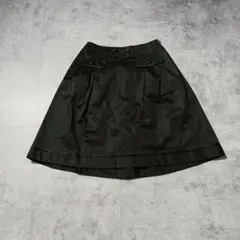 美品 エポカ Aラインフレアスカート タックデザイン 美シルエット黒 38【М】のサムネイル