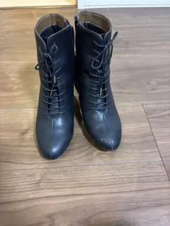 ロペピクニック　ショートブーツ　黒いレースアップブーツ 中ヒール　ブーティ